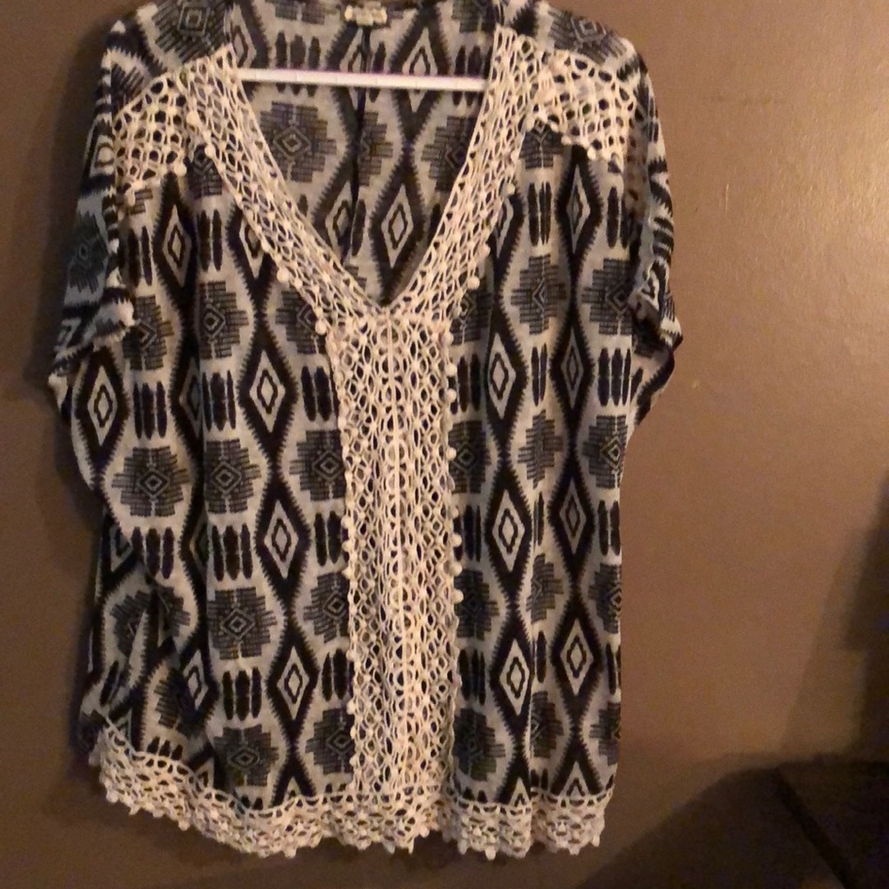 Black &white pullover